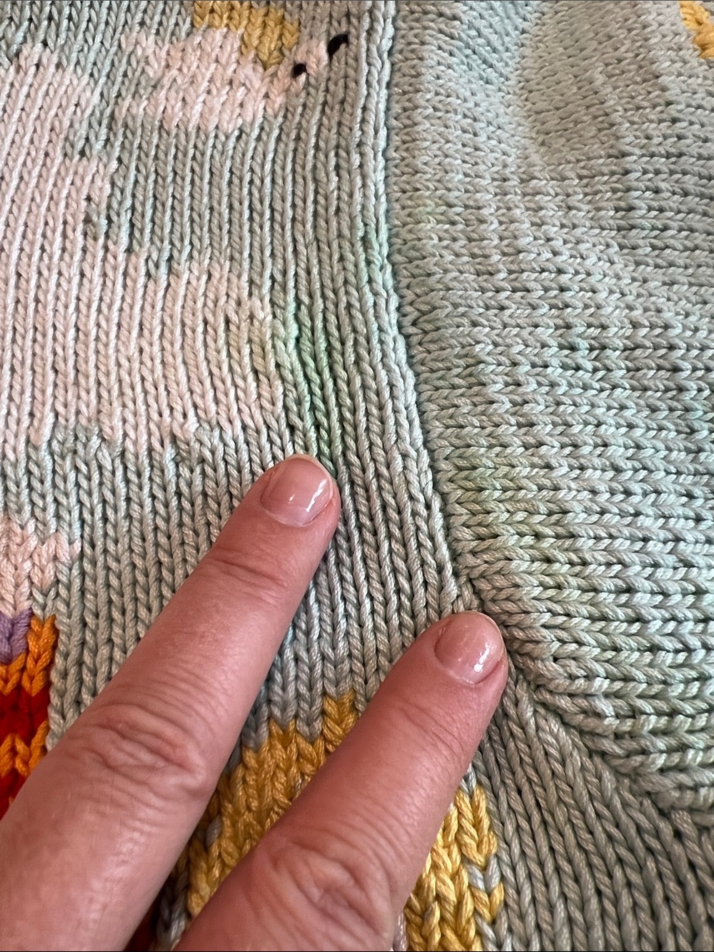 Berek - M, Hand-Knit Pastel Farm/Egg Hunt Scene Cardigan - Picture 11 of 12